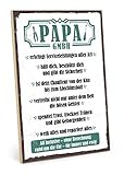 TypeStoff Holzschild mit Spruch – Papa GmbH – im Vintage-Look mit Zitat als Geschenk und Dekoration zum Thema Vater, Mutter und Eltern (19,5 x 28,2 cm)