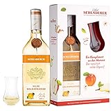 Schladerer Milde Goldaprikose, feiner Digestif aus dem Schwarzwald - mild und süßfruchtig aus sonnengereiften Aprikosen - Set inklusive Schladerer Kelch-Glas mit Gravur Obstbrände (1 x 700 ml)