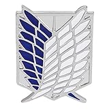 ALTcompluser Anime Attack on Titan Brosche Pin Flügel der Freiheit Zubehör für Kleider Umhang Kragen Broschennadeln Bekleidungs Tasche Rucksack(Silber+ Blaue Flügel)