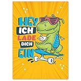 Pandawal 12x Einladungskarten Kindergeburtstag Dino Junge und Mädchen mit coolem Dinosaurier auf Skateboard Motiv perfekte Einladung für Geburtstag Ausflug Kinderparty