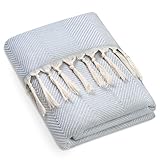 Dreamzie - Wendbare Tagesdecke, 220x240 cm, Hellblau - Bettüberwurf, Sofaüberwurf Decke, Gezacktes Muster, 100% Baumwolle schadstofffrei Wohndecke, Überwurfdeck