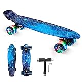 BRGOOD Skateboard Komplette 56cm/22 Mini Cruiser Board Retro Komplettboard für Anfänger Kinder Jugendliche Erwachsene,56x15cm Komplett Board mit ABEC-7 Kugellager,LED PU Leuchtrollen,T-Tool (Blau)