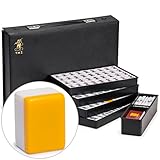 Yellow Mountain Imports Japanisches Riichi Mahjong Set - Weiße und Gelbe Standardgröße Ziegel und Schwarzer Vinyl-Koffer - mit Ostwind-Ziegel, Set mit Wettstäben & Wü