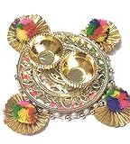 radhna Festive Special Kumkum Metallplatte Roli Chawal Puja Thali (mehrfarbig) für Janamashtami, Raksha Bandhan, Deepawali/Diwali, Karwachauth, Hochzeit, Haldi, Puj