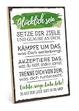 TypeStoff Holzschild mit Spruch – GLÜCKLICH Sein – im Vintage-Look mit Zitat als Geschenk und Dekoration (Größe: 19,5 x 28,2 cm)