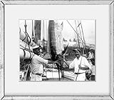 1930er Foto Ernest Hemingway die sich mit 'Capt. Joe Russell der Key West Beside hängen Marlin oder Sailfish wahrscheinlich in Florida Vintage 8 x 10 Foto – Bereit zu R
