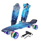 BELEEV Skateboard Komplette Mini Cruiser Skateboard für Kinder Jugendliche Erwachsene, Led Leuchtrollen mit All-in-one Skate T-Tool für Anfänger (Galaxy Blue)