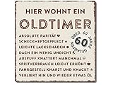 Interluxe Metallschild 20x20cm -Hier wohnt EIN Oldtimer 60 - wetterfestes Schild zum 60. Geburtstag Geschenkidee für Papa, Opa, Freund, Kollege oder Nachb