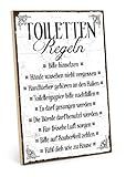 TypeStoff Holzschild mit Spruch – TOILETTEN-Regeln – im Vintage-Look mit Zitat als Geschenk und Dekoration zum Thema Toilette, Klo, Pipibox (M - 19,5 x 28,2 cm)