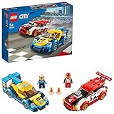 LEGO 60256 City Rennwagen-Duell, Konstruktionsspielzeug mit Rennauto und 2 Minifiguren von Rennfahrern, Rennwagen, Spielzeug ab 5 J