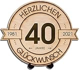 DARO Design - Holzscheibe graviert - 40 Jahre - Größe 20cm- Geschenk zum Jubiläum, 40 Geburtstag, Jahrestag - Herzlichen Glückw