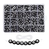 NC 1850 Stück 4 X 7 Mm Runde Acryl Alphabet Perlen Buchstabensperlen Alphabet Buchstaben Perlen mit Elastischen Saiten für Stapelbare Armband Schmuck Han - Schw