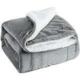 Intirilife weiche Sherpa Kuscheldecke in Grau - Flauschig warme Decke als Couchdecke Wohndecke Indoor Outdoor extra w