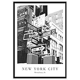 Gerahmtes Bild Broadway Street 50 x 70 cm I Rahmenbild New York schwarz weiß Schilder I Wandbilder Schlafzimmer I Wanddeko Home Kunstdruck I Bilder mit Rahmen I Verschiedene Poster & Größ