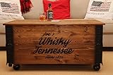 Uncle Joe´s Couchtisch XL Whisky Truhentisch Truhe im Vintage Shabby chic Style aus Massiv-Holz in braun mit Stauraum und Deckel Holzkiste Beistelltisch Landhaus Wohnzimmertisch Holztisch nussb