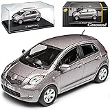 Cararama Toyota Yaris XP9 5 Türer Grau 2. Generation 2005-2011 mit Sockel und Vitrine 1/43 Modell Auto mit individiuellem Wunschk