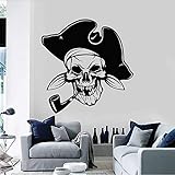 Lustiger Piraten-Wandaufkleber, Motiv: Raucher, Totenkopf, Skelett, Schlauchhut, Meeresstil, Vinyl, Fensteraufkleber, cooles Jungen-Schlafzimmer, Männerhöhle, Kunst-Dekoration, 57 x 58