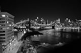 Bilderdepot24 selbstklebende Fototapete - New York Skyline bei Nacht - schwarz weiss - 155x100 cm - Wandtapete Poster Dekoration Wandbild Wandposter - Bild Wandbilder - Wanddek