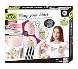 Lena 42599 - Bastelset Pimp Your Shirt, Komplettset mit 4 Brusttaschen, 3 Textilstifte, Dekobändern und vielen Bügelfolien, Mode Styling Set für Kinder ab 8 Jahre, Fashion mit Anleitung, Mehrfarbig