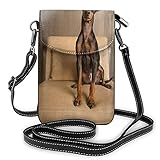 ADONINELP Leder Handytasche Umhängetasche Mini Dobermann Auf Couch Kleine Umhängetasche Handy Geldbörse Geldbörse Handtaschen Umhängetasche Sport Multifunktionale Handytasche für Frauen Mädchen Erw