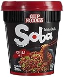 Nissin Cup Noodles Soba Cup – Chili, 1er Pack, Wok Style Instant-Nudeln japanischer Art, mit Chili-Sauce, -Schoten & Gemüse, schnell im Becher zubereitet, asiatisches Essen (92 g)