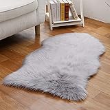 Tomifine Faux Lammfell Schaffell Teppich, Kunstfell Dekofell Lammfellimitat Bettvorleger Sofa Matte Longhair Fell Nachahmung Wolle, 40 x 60 cm, Grau b
