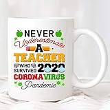 N\A Personalisierte Namensbecher Unterschätzen Sie Niemals einen Lehrer, der 2020 COR-onavirus Pandemic Coffee Mug überlebt hat, Lehrer-Abschlussgeschenk, Lehrbecher, MUG950 Nona gaga Baby