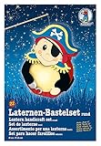 Ursus 18700022 - Laternen Bastelset Pirat 2, ca. 21,8 x 31 x 10,3 cm, Durchmesser ca. 21,8 cm, zum Selbstgestalten, ideal für den nächsten Laternenlauf, Kinderfeste und Halloweenparty