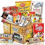 Ostprodukte Süssigkeiten Box – Zetti Knusperflocken Vollmilch, Halloren-Kugeln Classic, Viba Nougat Stange uvm. +++ Ost Waren DDR Box als Geschenkkorb mit Kultprodukten der DDR ++ Ostpaket DDR Geschenkbox DDR Produkt DDR Süßigkeiten-Box Waren DDR Geschenk